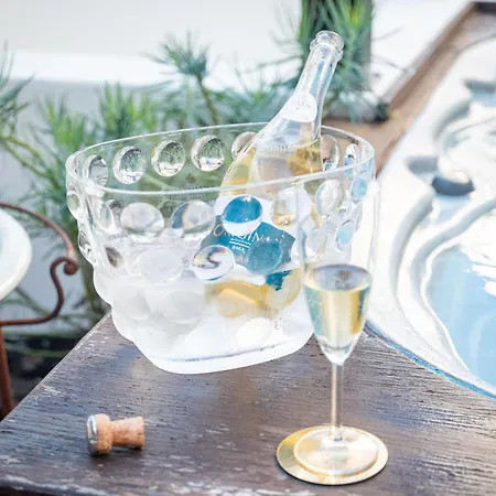 Opus One Luxury & Wine Ξενοδοχείο